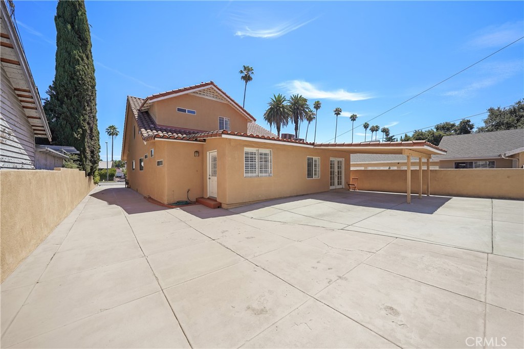 895 North Los Robles Avenue Pasadena, CA 91104 - Photo 55 of 58 a view of a house with a outdoor space