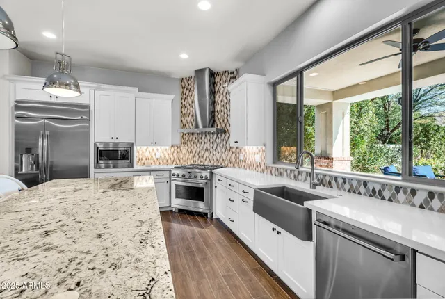 $1,469,000 | 625 West Echo Lane, Phoenix, AZ 85021