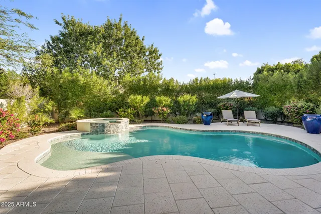 $1,469,000 | 625 West Echo Lane, Phoenix, AZ 85021