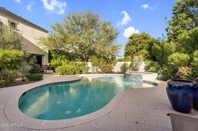 $1,469,000 | 625 West Echo Lane, Phoenix, AZ 85021