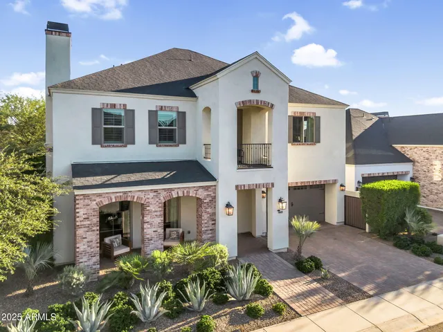 $1,469,000 | 625 West Echo Lane, Phoenix, AZ 85021