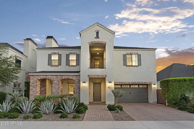 $1,469,000 | 625 West Echo Lane, Phoenix, AZ 85021