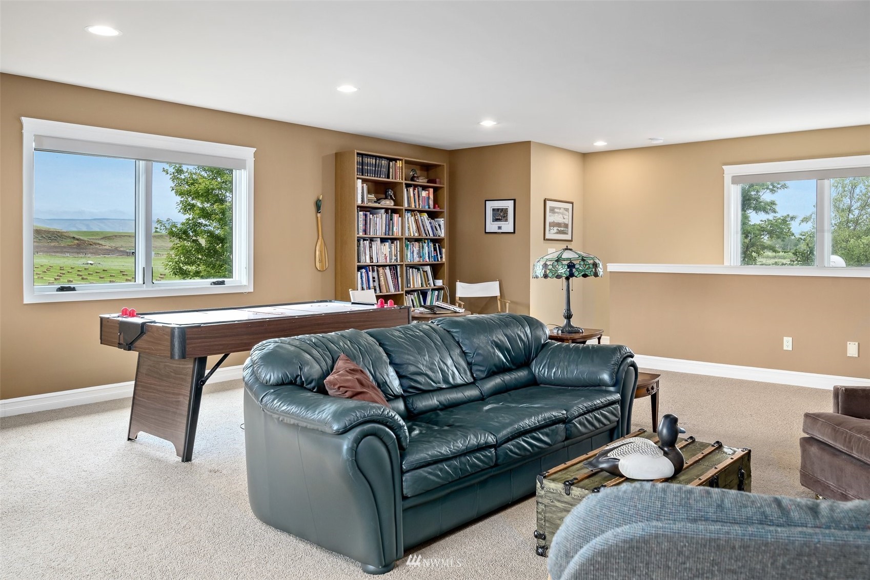 273 Galloway Road Touchet, WA 99360 - Photo 25 of 39 a living room with furniture and a large window