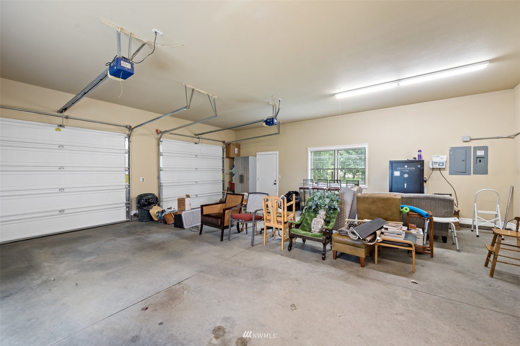 273 Galloway Road Touchet, WA 99360 - Photo 26 of 39 a view of a livingroom with lounge chair