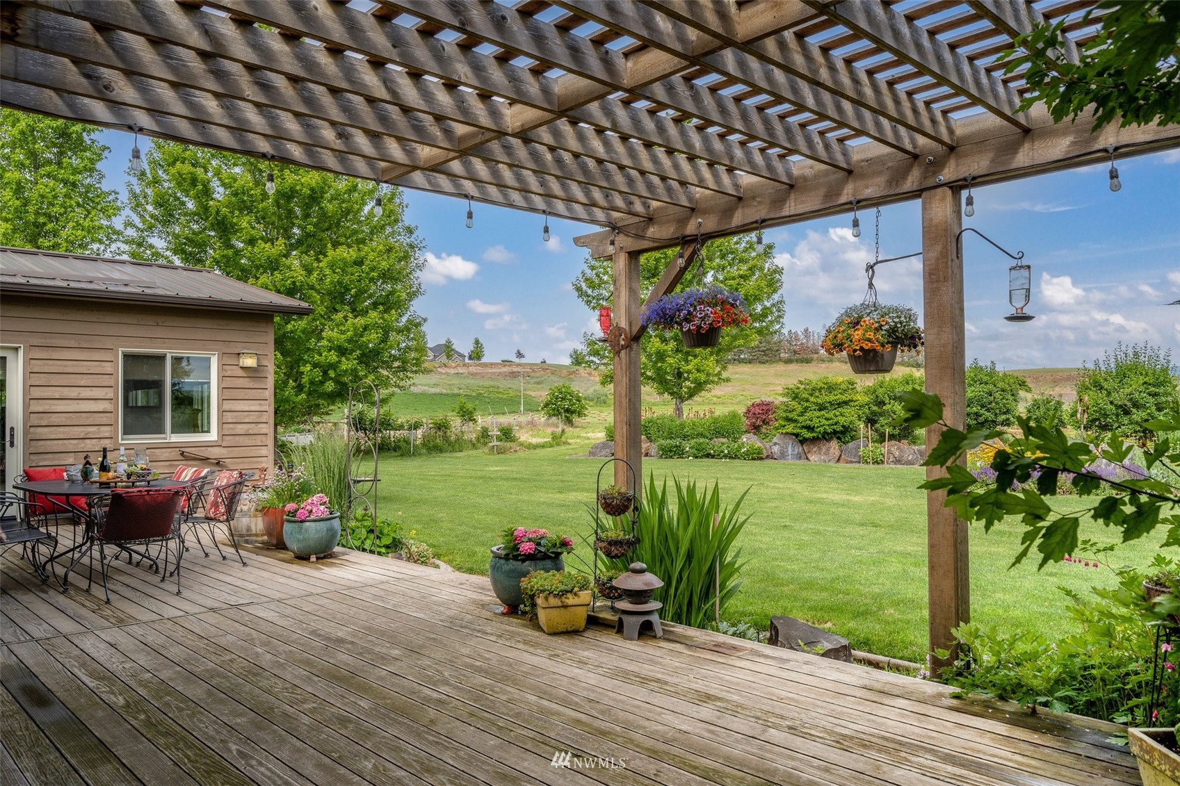 273 Galloway Road Touchet, WA 99360 - Photo 32 of 39 a view of a porch with potted plants