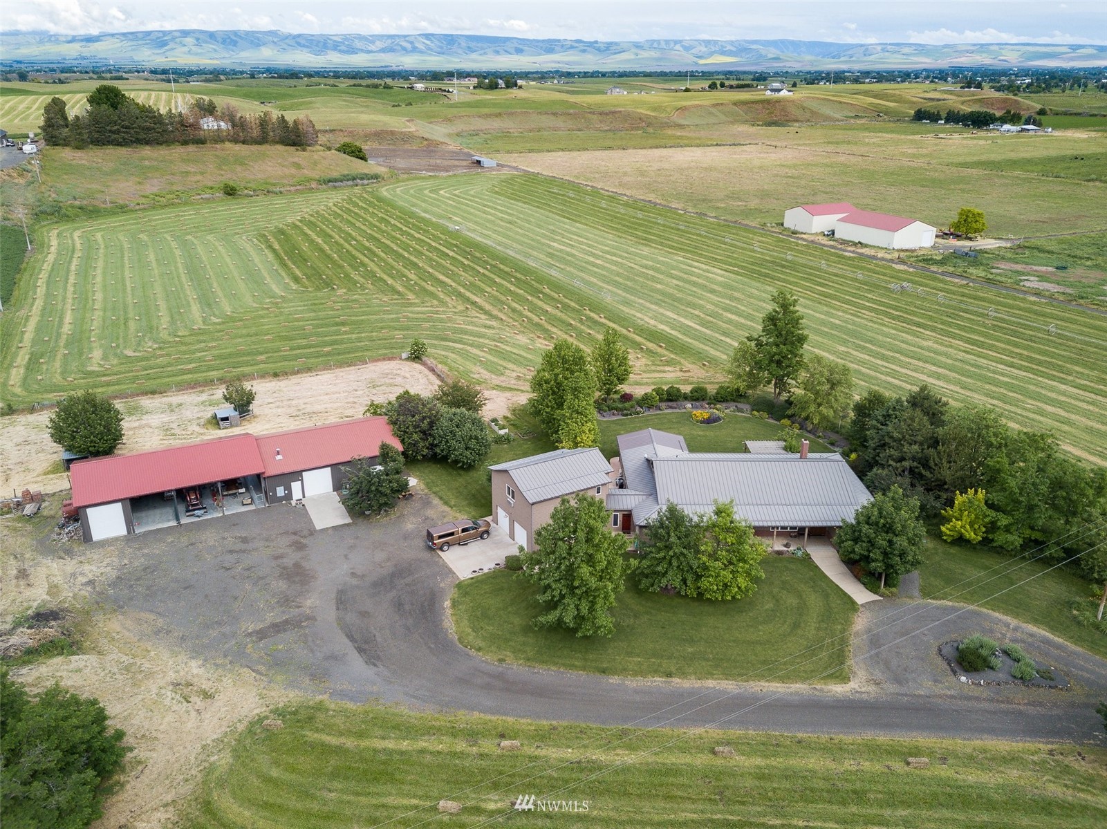 273 Galloway Road Touchet, WA 99360 - Photo 36 of 39 an aerial view of a house with a yard and lake view