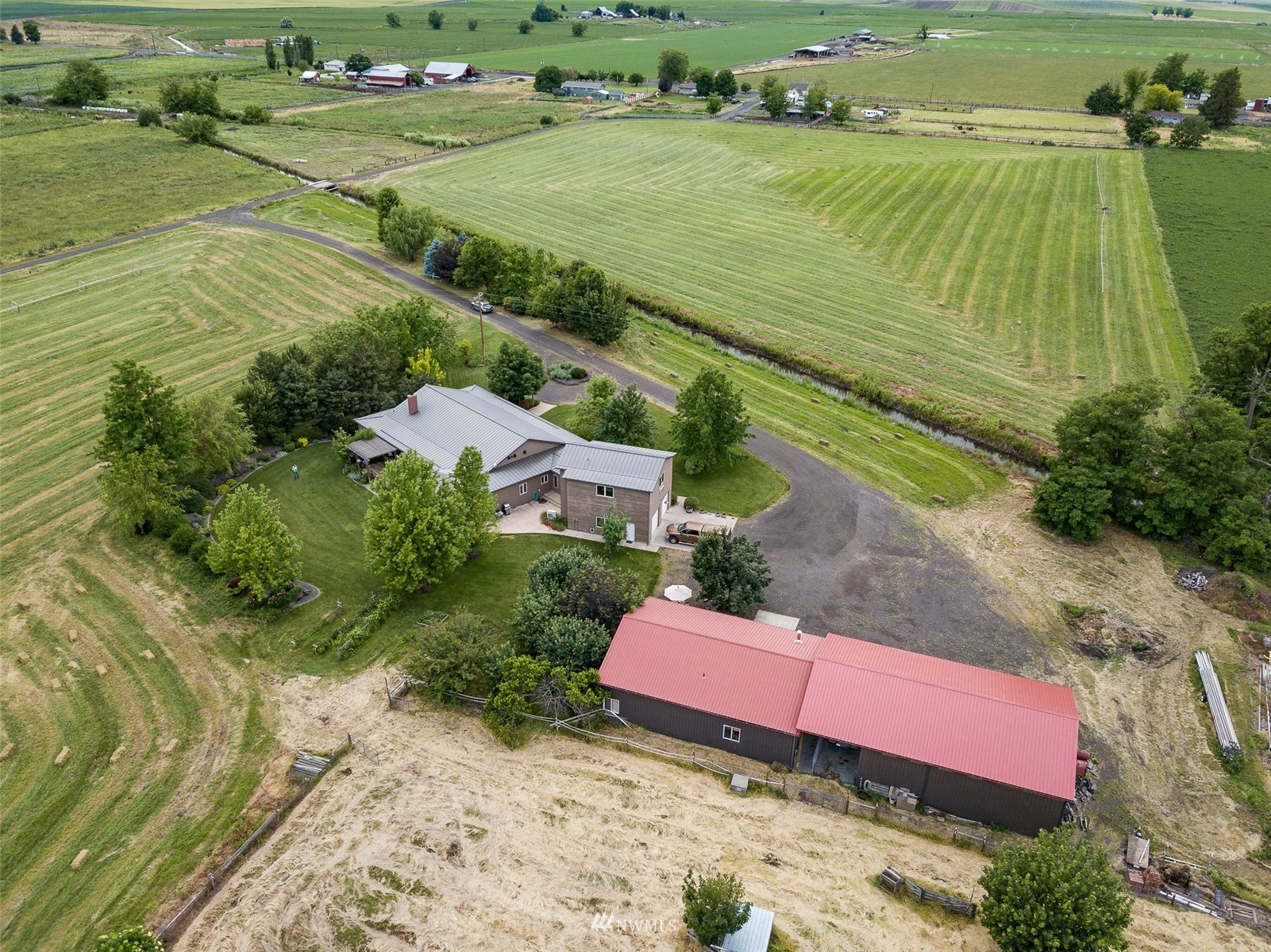 273 Galloway Road Touchet, WA 99360 - Photo 37 of 39 an aerial view of a houses with outdoor space