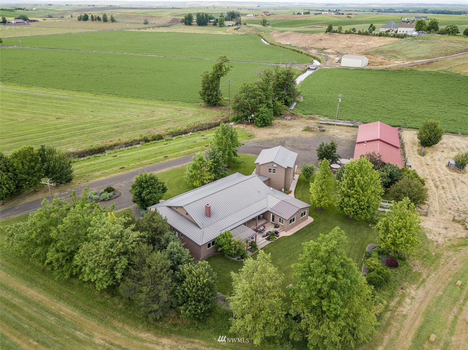273 Galloway Road Touchet, WA 99360 - Photo 38 of 39 an aerial view of a house with a garden