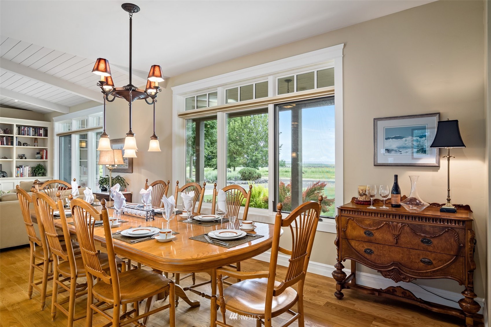 273 Galloway Road Touchet, WA 99360 - Photo 8 of 39 a view of a dining room with furniture window and outside view