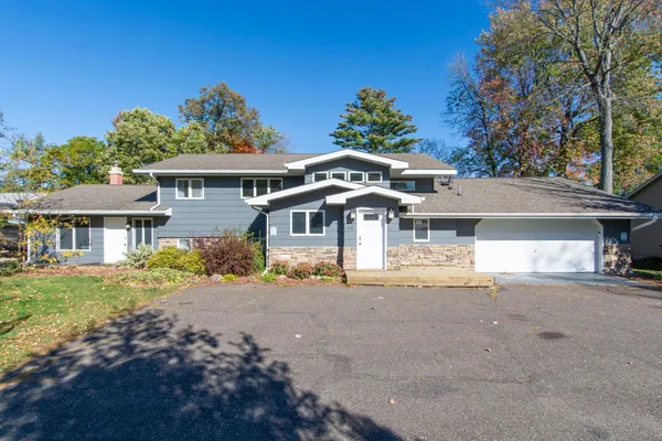 $824,900 | 810 West Main Street, Isle, MN 56342