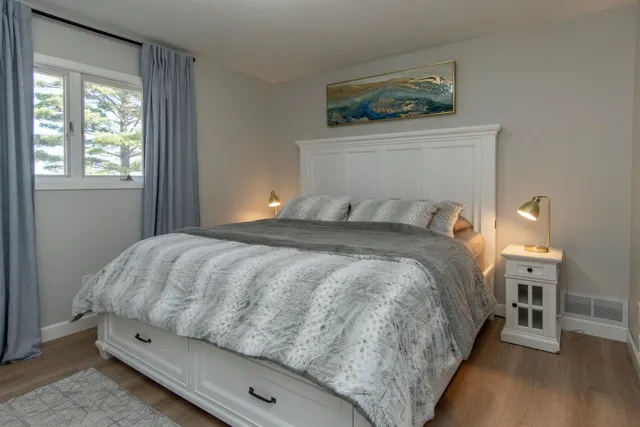 $824,900 | 810 West Main Street, Isle, MN 56342