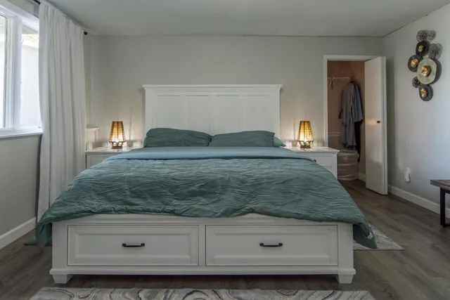 $849,900 | 810 West Main Street, Isle, MN 56342