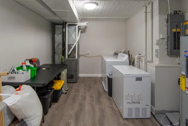 $824,900 | 810 West Main Street, Isle, MN 56342