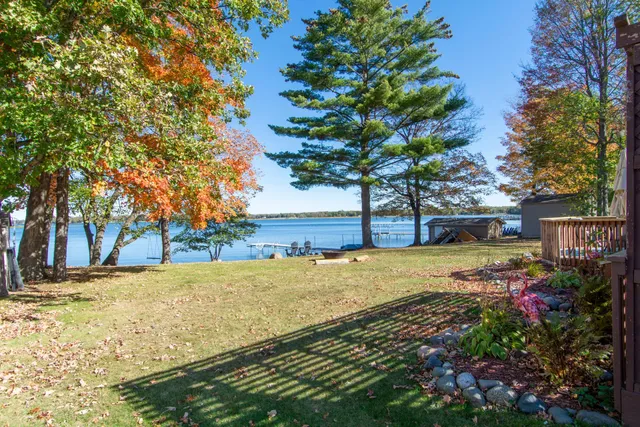 $824,900 | 810 West Main Street, Isle, MN 56342