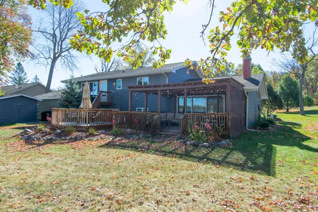 $824,900 | 810 West Main Street, Isle, MN 56342