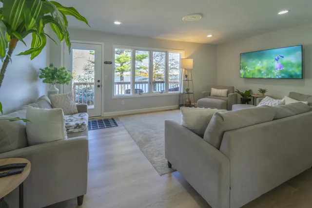 $849,900 | 810 West Main Street, Isle, MN 56342