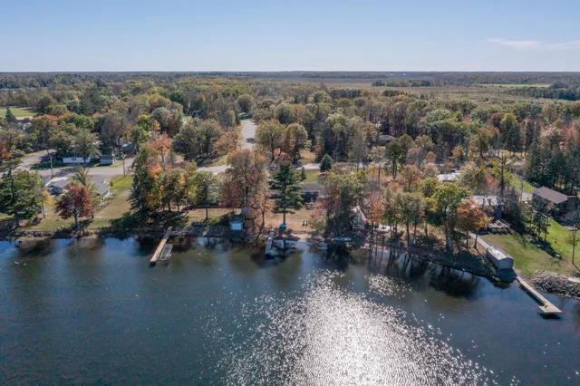 $824,900 | 810 West Main Street, Isle, MN 56342