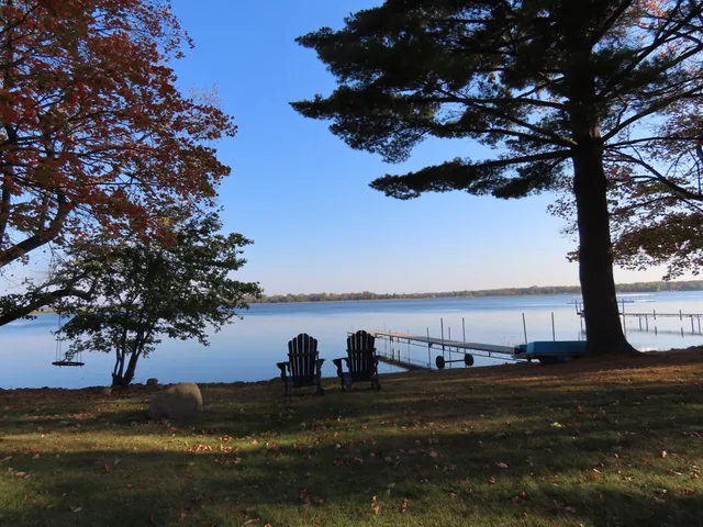 $824,900 | 810 West Main Street, Isle, MN 56342