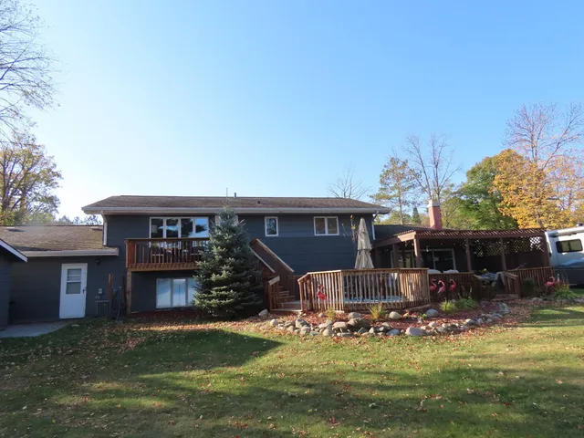 $849,900 | 810 West Main Street, Isle, MN 56342