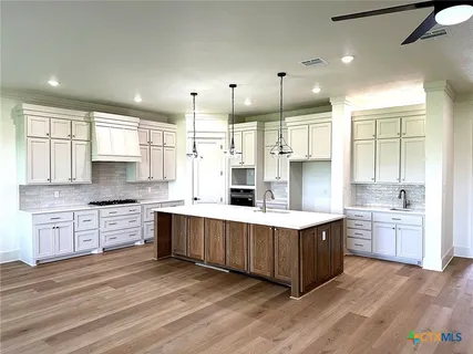 $690,900 | 1614 Hunt Drive, Salado, TX 76571