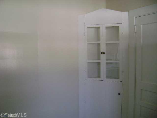 233 Polo Road Winston-Salem, NC 27105 - Photo 2 of 9 Kitchen.