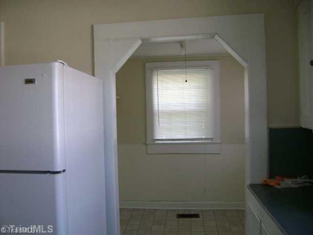 233 Polo Road Winston-Salem, NC 27105 - Photo 3 of 9 Kitchen.