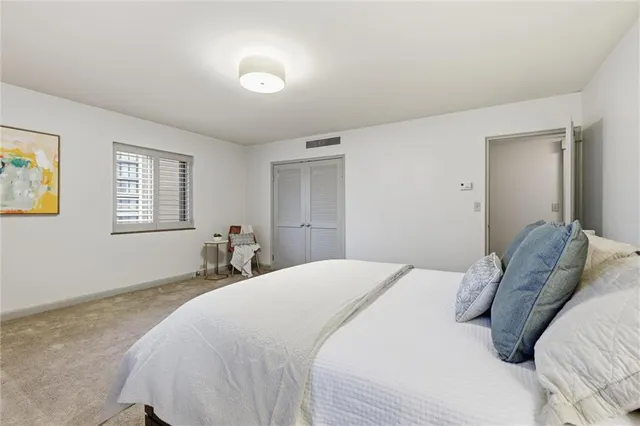 $335,000 | 310 West 49th Street, Unit 403, Kansas City, MO 64112