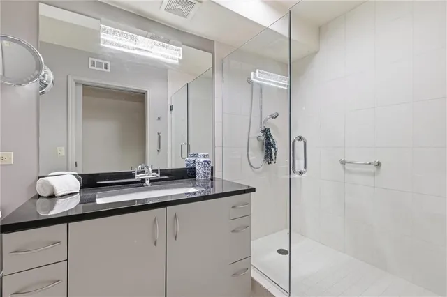 $335,000 | 310 West 49th Street, Unit 403, Kansas City, MO 64112