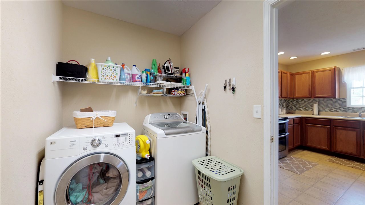2775 Pearce Point Newburgh, IN 47630 - Photo 11 of 36 Gallery Image 11