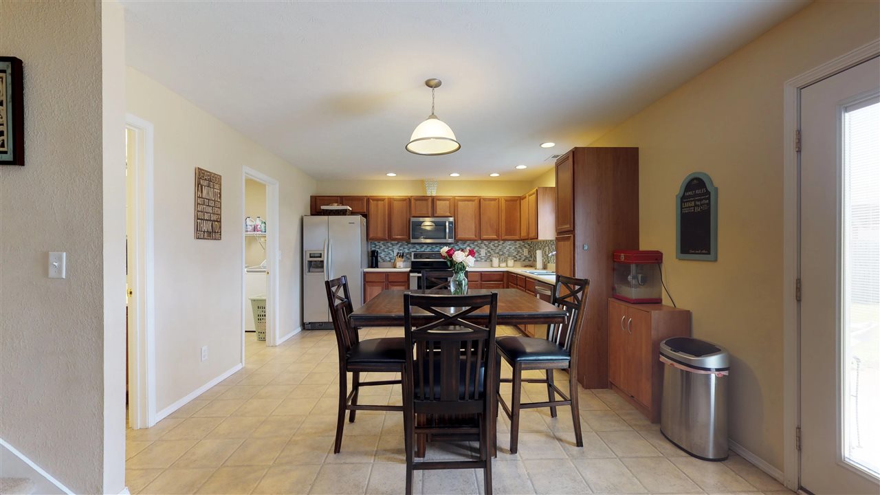2775 Pearce Point Newburgh, IN 47630 - Photo 8 of 36 Gallery Image 8