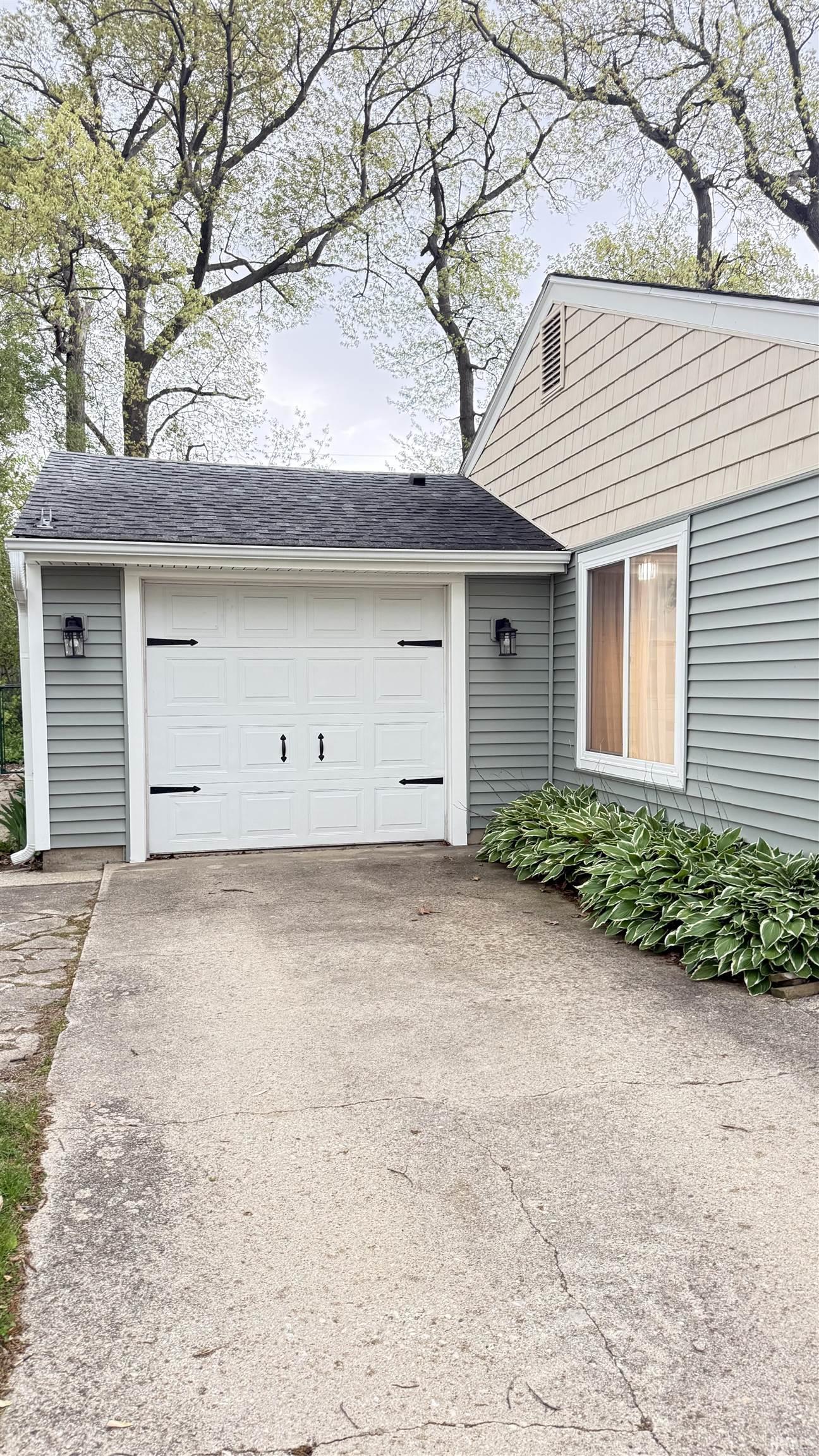 233 North Ernest Street Griffith, IN 46319 - Photo 2 of 9