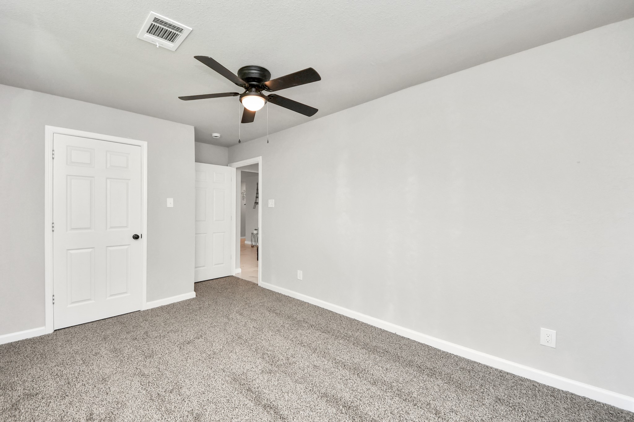 15123 Kaler Road Houston, TX 77060 - Photo 13 of 24 a view of an empty room