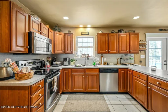 $512,900 | 318 Ramblewood Drive, Saylorsburg, PA 18353