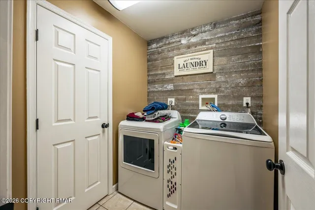 $512,900 | 318 Ramblewood Drive, Saylorsburg, PA 18353