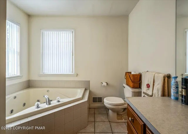 $512,900 | 318 Ramblewood Drive, Saylorsburg, PA 18353