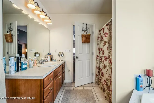 $512,900 | 318 Ramblewood Drive, Saylorsburg, PA 18353