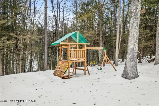 $512,900 | 318 Ramblewood Drive, Saylorsburg, PA 18353