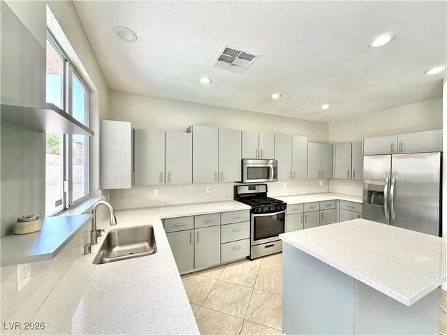 $2,600 | 4535 Sparwood Drive, Las Vegas, NV 89147