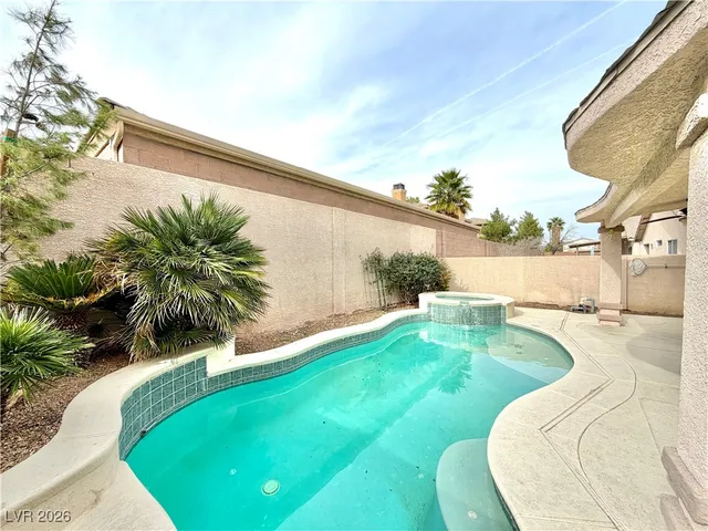 $2,600 | 4535 Sparwood Drive, Las Vegas, NV 89147