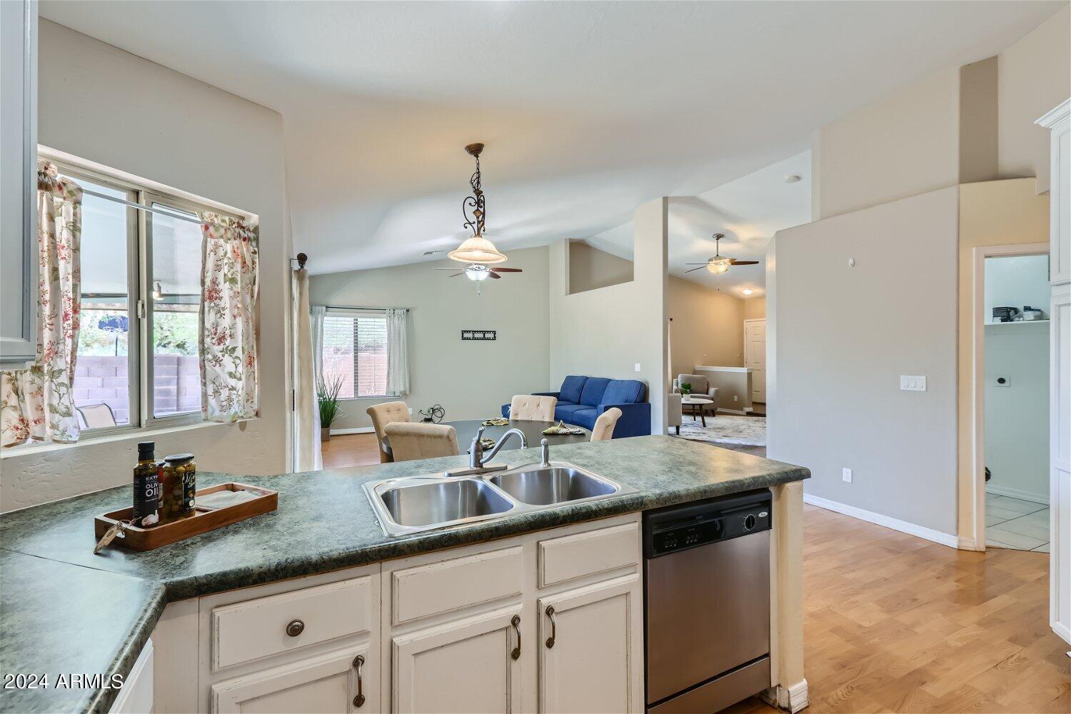 1917 North Bellview Mesa, AZ 85203 - Photo 12 of 28 1917 North Bellview - Web Quality - 011