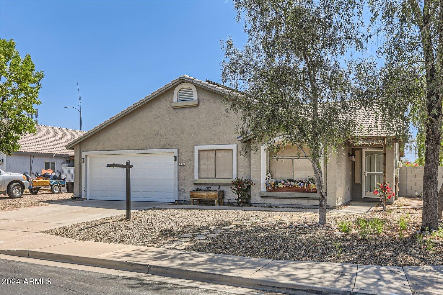1917 North Bellview Mesa, AZ 85203 - Photo 3 of 28 1917 North Bellview - Web Quality - 002