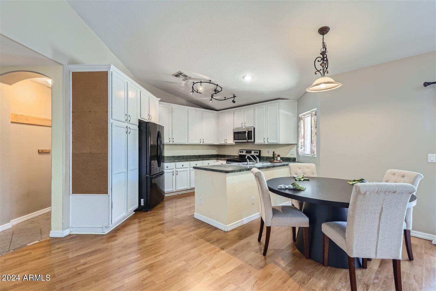 1917 North Bellview Mesa, AZ 85203 - Photo 8 of 28 1917 North Bellview - Web Quality - 007