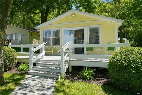$325,000 | 7440 South 80th Road East, Wolcottville, IN 46795