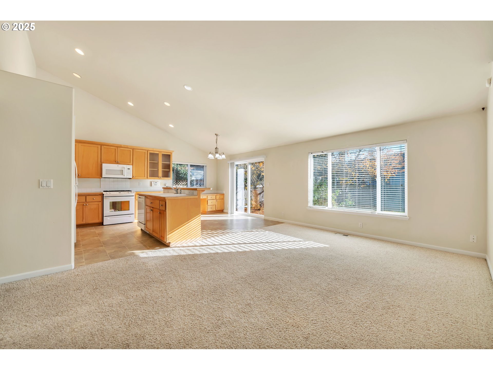 158 Mackin Avenue Eugene, OR 97404 - Photo 11 of 45 a view of kitchen with wooden floor