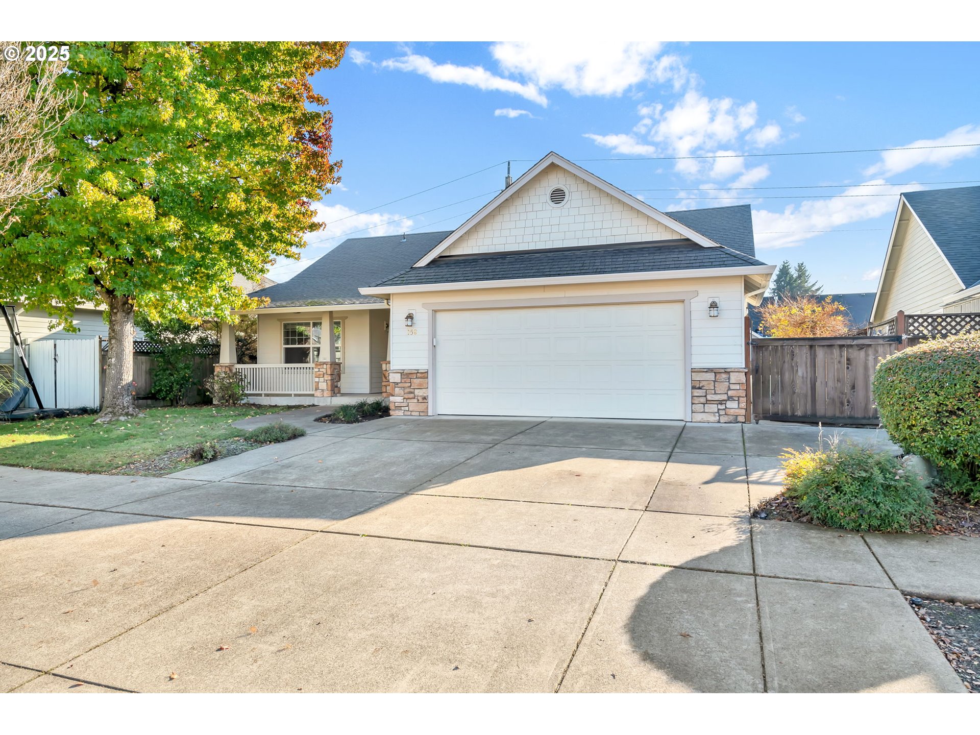 158 Mackin Avenue Eugene, OR 97404 - Photo 30 of 45 a front view of house with yard