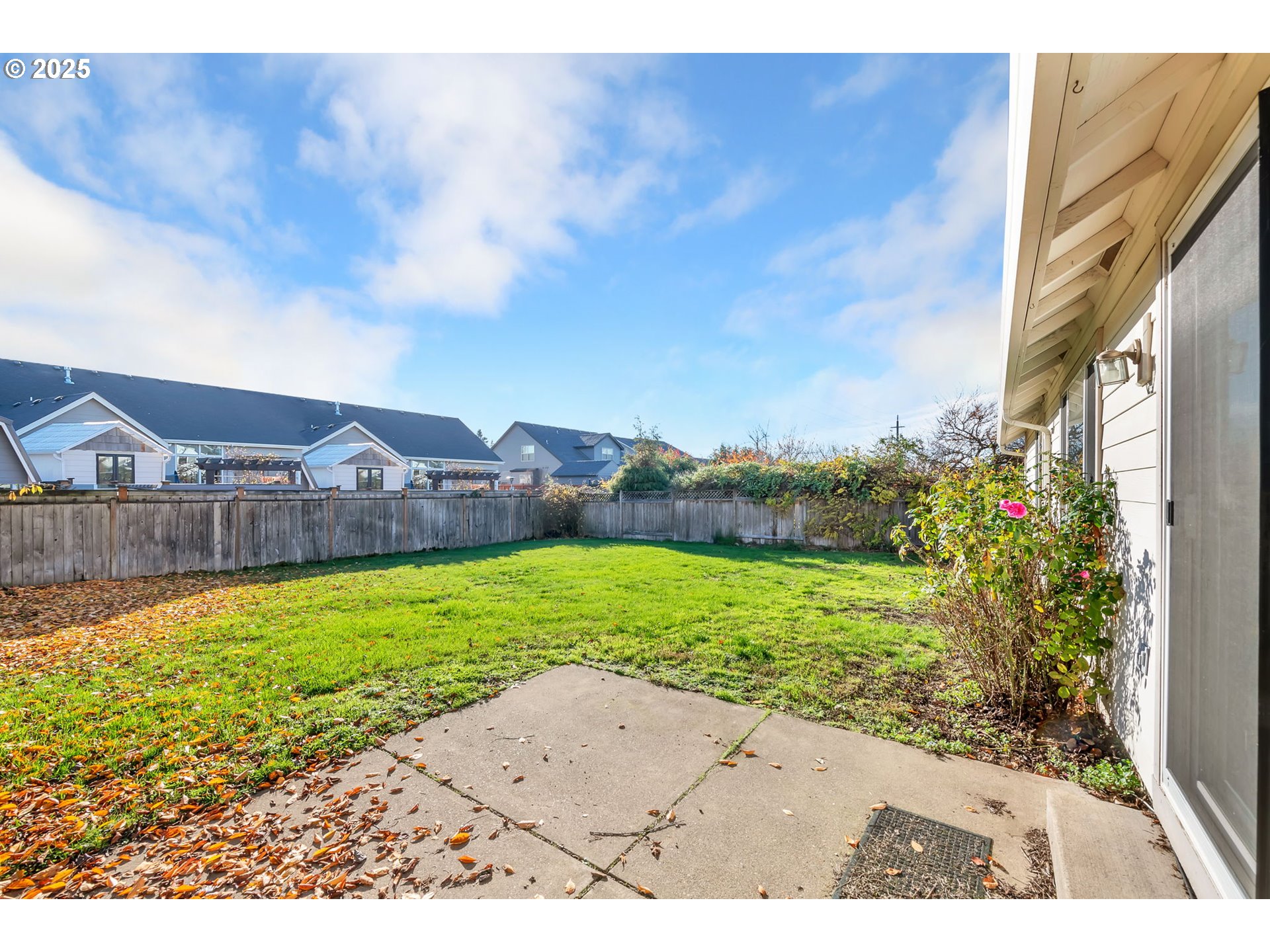 158 Mackin Avenue Eugene, OR 97404 - Photo 41 of 45 a view of a backyard