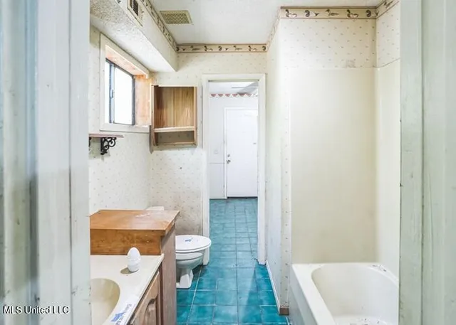 $97,400 | 215 Girl Scout Road, Grenada, MS 38901