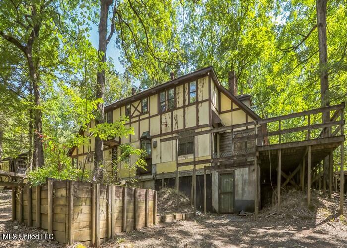 215 Girl Scout Road Grenada, MS 38901 - Photo 3 of 23 4