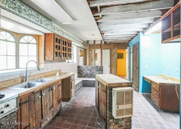 $80,000 | 215 Girl Scout Road, Grenada, MS 38901