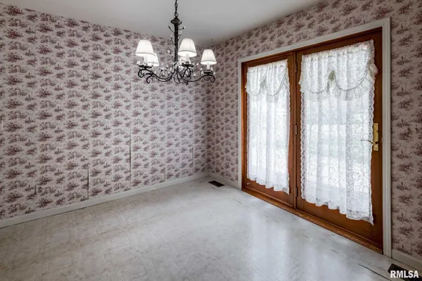 $289,000 | 304 Bogie Drive, Herrin, IL 62948